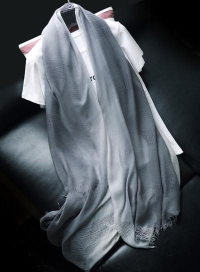 Eșarfă de mătase de damă de culoare irizată