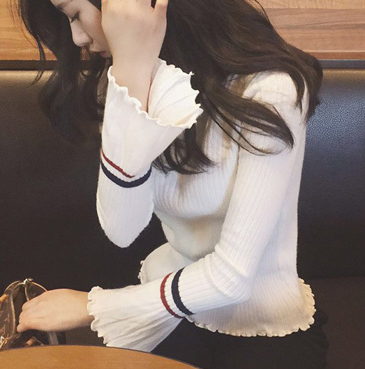 Bluză de damă elegantă, cu decolteu O și mâneci lotus