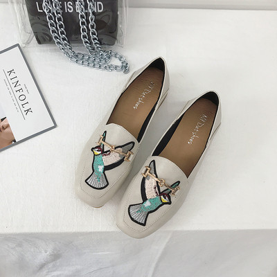 Pantofi de dama cu broderie si decor metalic in trei culori