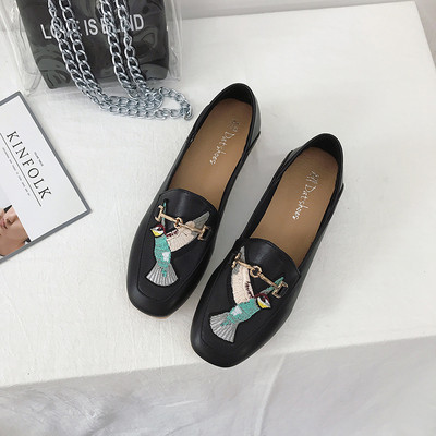 Pantofi de dama cu broderie si decor metalic in trei culori