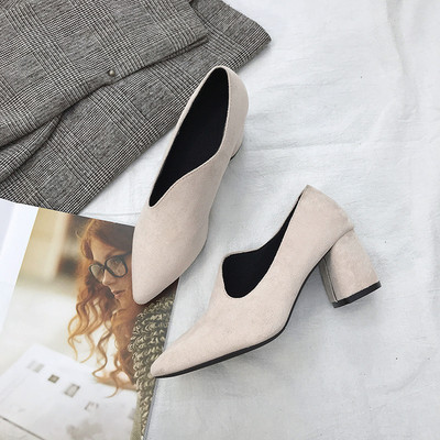 Дамски обувки с дебел ток в три цвята - заострен модел