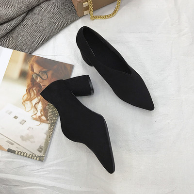 Дамски обувки с дебел ток в три цвята - заострен модел