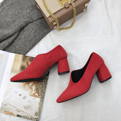 Дамски обувки с дебел ток в три цвята - заострен модел