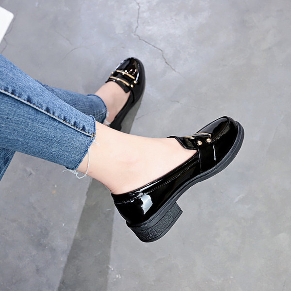 Patent női mokaszin fekete színben, csattal két modellben