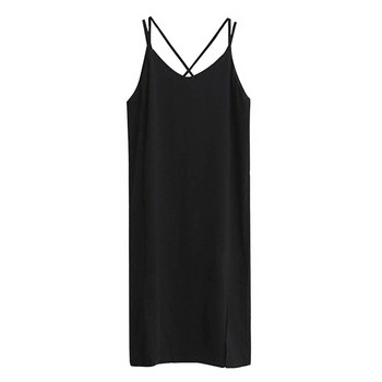 Μοντέρνο γυναικείο φόρεμα με ενδιαφέρουσα πλάτη και πλάγια σχισμή