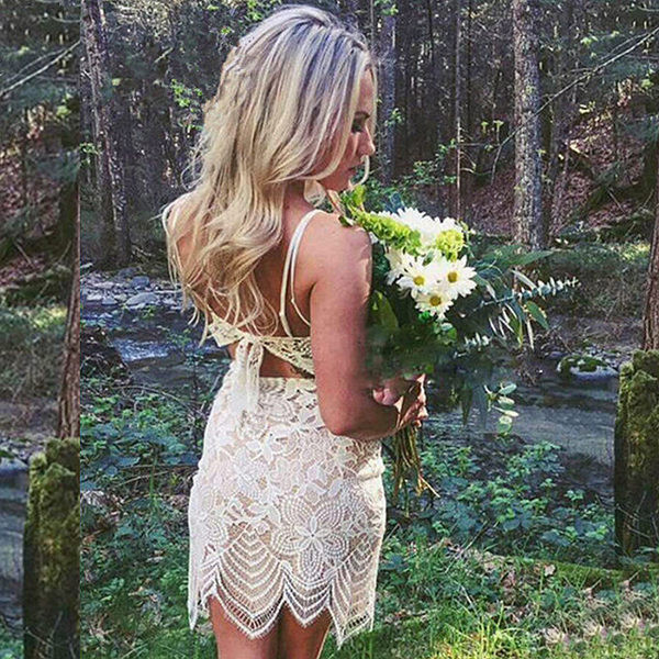 Κομψό γυναικείο  φόρεμα με δαντέλα  σε δύο χρώματα