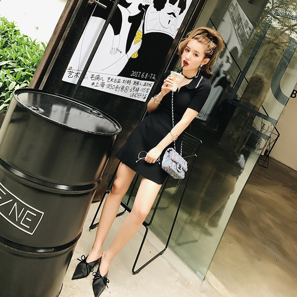 Γυναικεία αθλητικά κομψά φόρεματα σε γκρι και μαύρο χρώμα