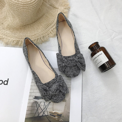 Alkalmi női cipő díszítéssel, két modellben