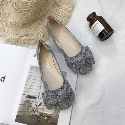 Alkalmi női cipő díszítéssel, két modellben