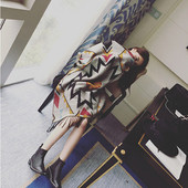 Esarfa de dama eleganta cu forme geometrice in doua culori