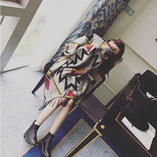 Esarfa de dama eleganta cu forme geometrice in doua culori