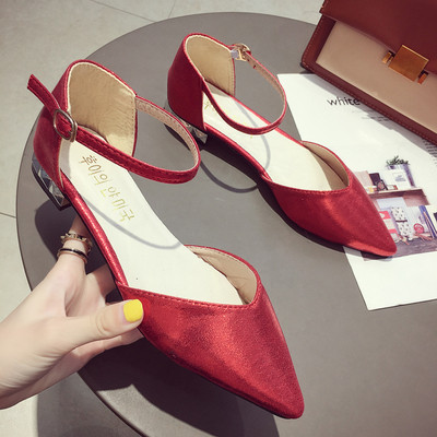 Stílusos női cipő pánttal három színben - hegyes modell