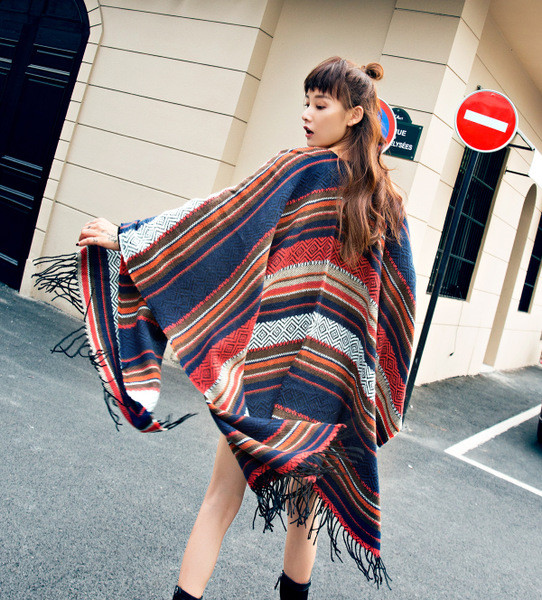 Poncho de dama colorat in doua culori