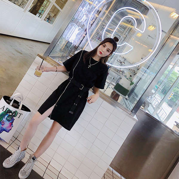 Небрежна дамска рокля със страничен цип и колан