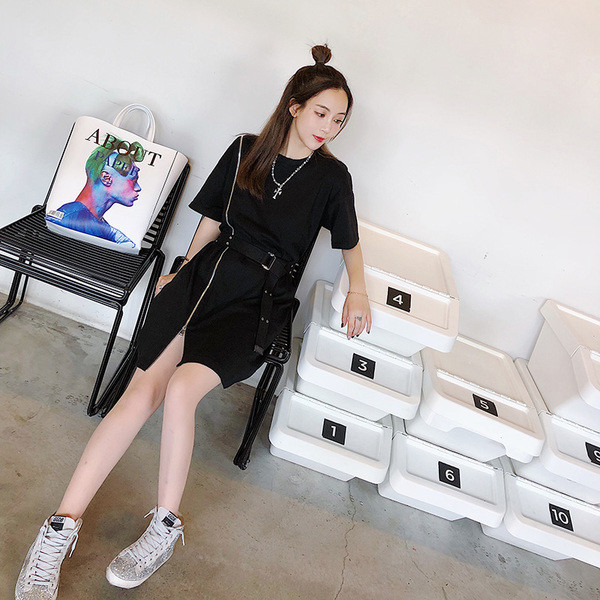 Небрежна дамска рокля със страничен цип и колан