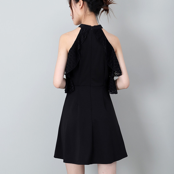 Σύγχρονο γυναικείο φόρεμα σε μαύρο χρώμα