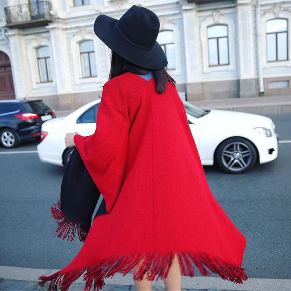 Poncho de dama modern in mai multe culori cu franjuri