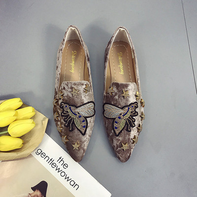 Mocasini de dama cu broderie si elemente metalice in trei culori