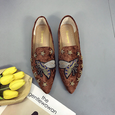 Mocasini de dama cu broderie si elemente metalice in trei culori