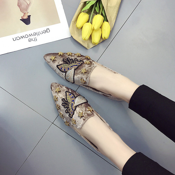 Mocasini de dama cu broderie si elemente metalice in trei culori