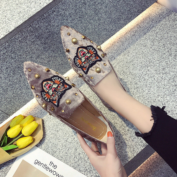 Mocasini de dama cu broderie si perle decorative in trei culori