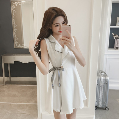 Κομψό γυναικείο μαύρο φόρεμα