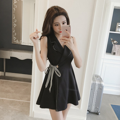 Κομψό γυναικείο μαύρο φόρεμα