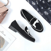 Női mokaszin fekete színben, szalaggal