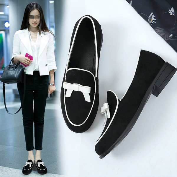 Női mokaszin fekete színben, szalaggal