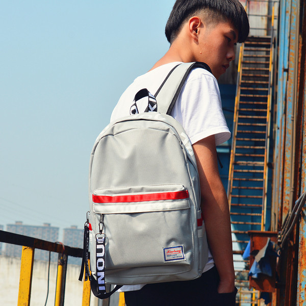 Ellentmondásos férfi hátizsák fekete és szürke színben