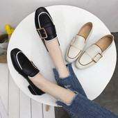 Öko bőrből készült női mokaszin fekete-fehér színben