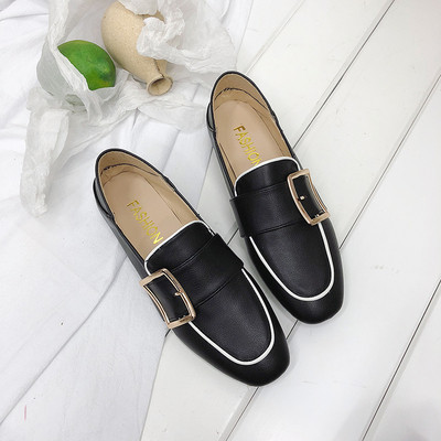 Öko bőrből készült női mokaszin fekete-fehér színben