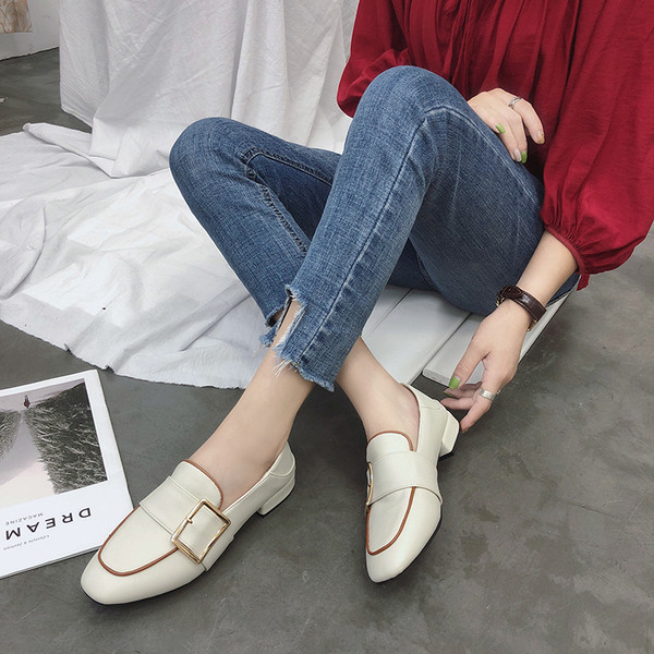 Öko bőrből készült női mokaszin fekete-fehér színben