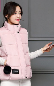 Ежедневен дамски елек с елемент-пух на джоба  в няколко цвята