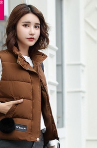 Ежедневен дамски елек с елемент-пух на джоба  в няколко цвята