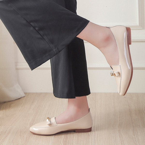 Mocasini de dama din piele lacuita in trei culori - model ascutit