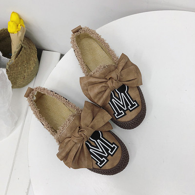 Sport és alkalmi női mokaszinok szalaggal, két modellben