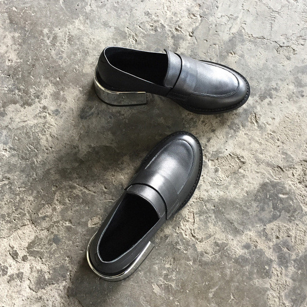 Eko bőrből készült alkalmi női mokaszinok két színben