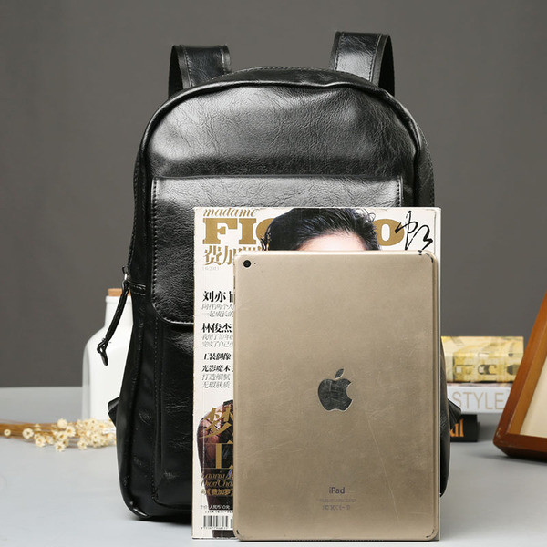 Rucsac pentru bărbați din piele ecologică de culoare neagră