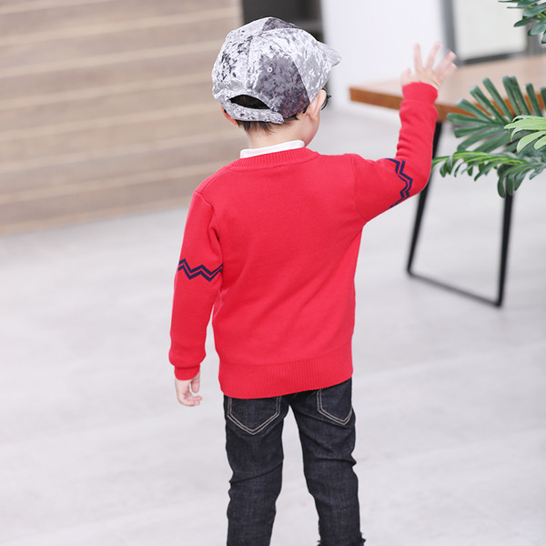 Alkalmi gyerekmellény színes elemekkel