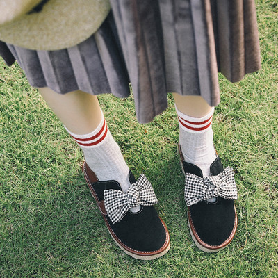 Kényelmes női mokaszin két színben, kockás szalaggal