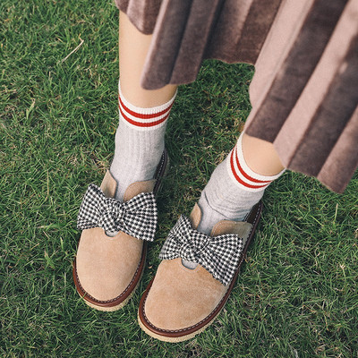 Kényelmes női mokaszin két színben, kockás szalaggal