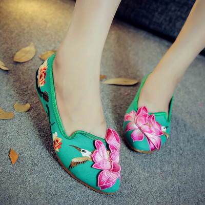 Mocasini de dama cu broderie si element 3D in doua culori