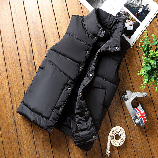 Ανδρικό γιλέκο σε διάφορα χρώματα κατάλληλο για  τη καθημερινή ζωή