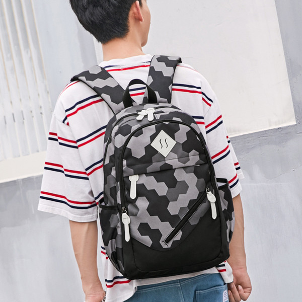 Rucsac practic pentru barbati in mai multe culori