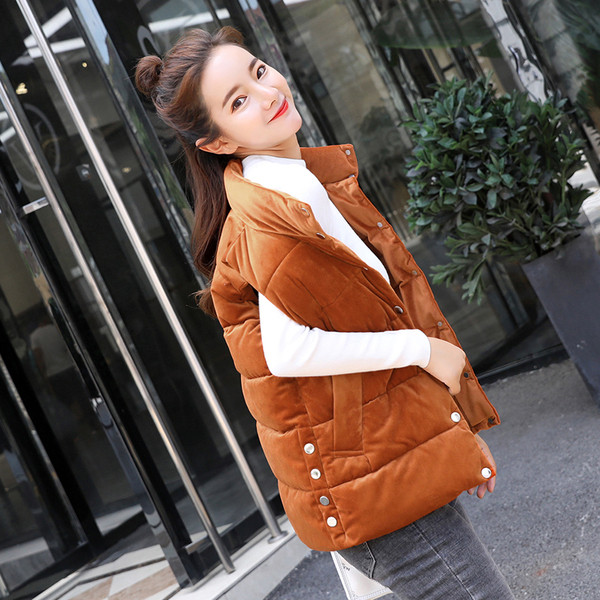 Μοντέρνο γυναικείο γιλέκο  με κολάρο σε σχήμα Γ σε διάφορα χρώματα