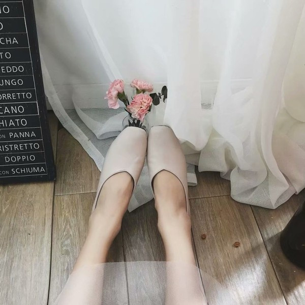 Lezser női mokaszin fém pánttal, két színben