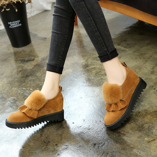 Őszi női mokaszinok, fekete és barna pehelyszínben