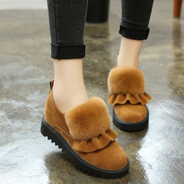 Őszi női mokaszinok, fekete és barna pehelyszínben