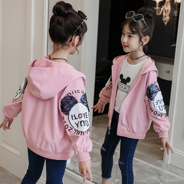 Λεπτό παιδικό μπουφάν σε μερικά χρώματα με πούλιες